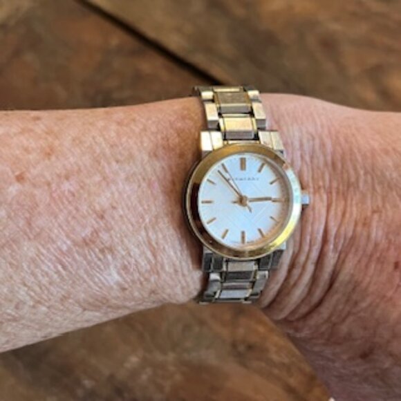 Burberry Ladies Watch---The City 26mm Two Tone Gold - Picture 3 of 7